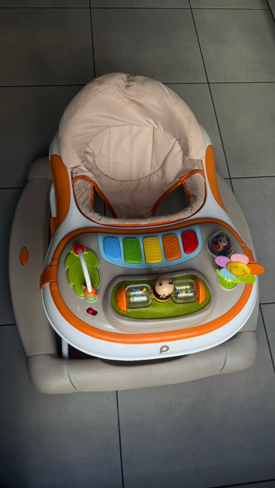 Trotteur bébé, Enfants & Bébés, Jouets | Jouets de bébé, Enlèvement, Comme neuf