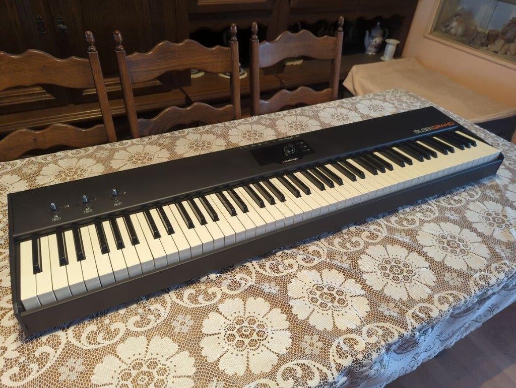 Studiologic SL88 Grand, Ophalen, Zo goed als nieuw