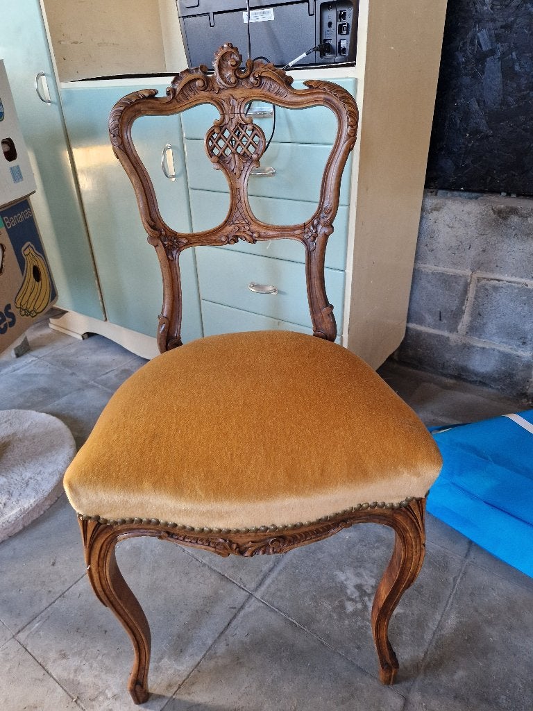 Antieke stoel, Ophalen