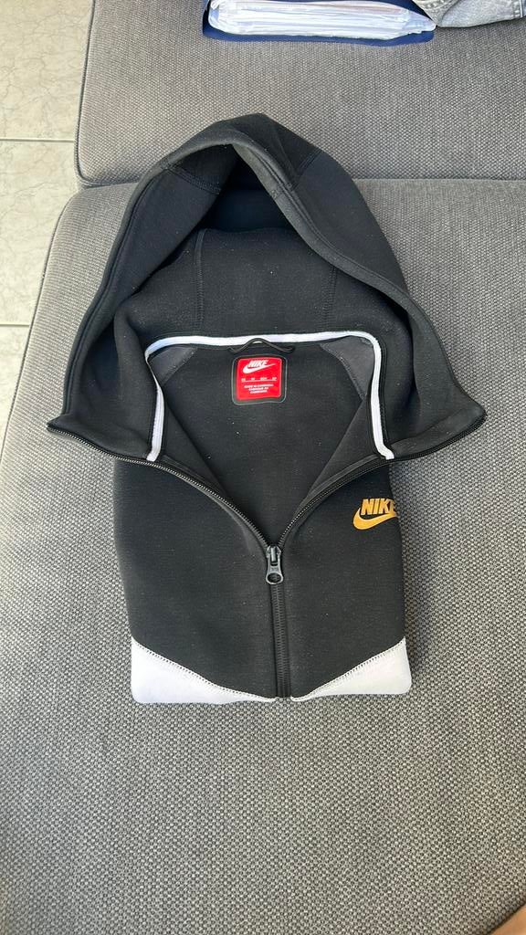 nike tech, Enlèvement ou Envoi, Général, Porté, Taille 46 (S) ou plus petite