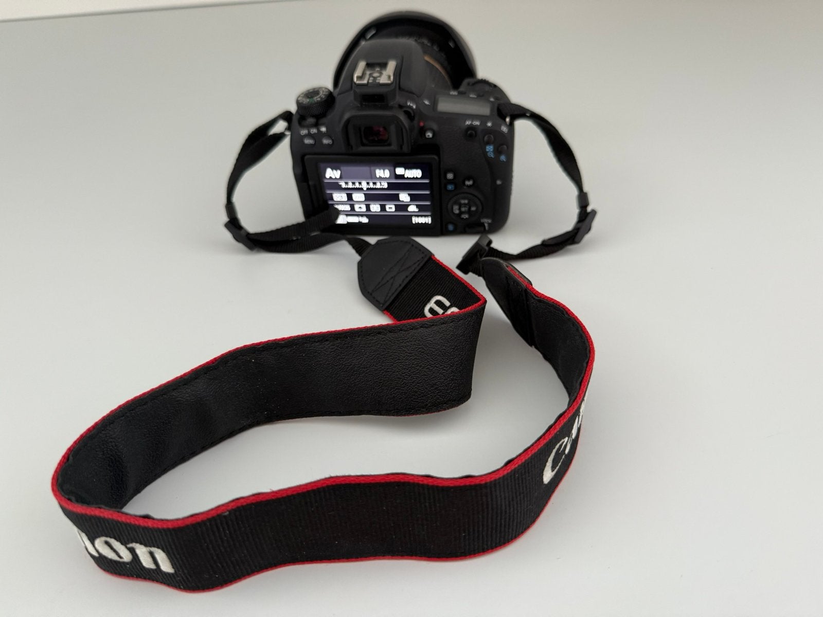 Canon 77d met Tamron sp 10-24mm lens, Enlèvement ou Envoi, Utilisé