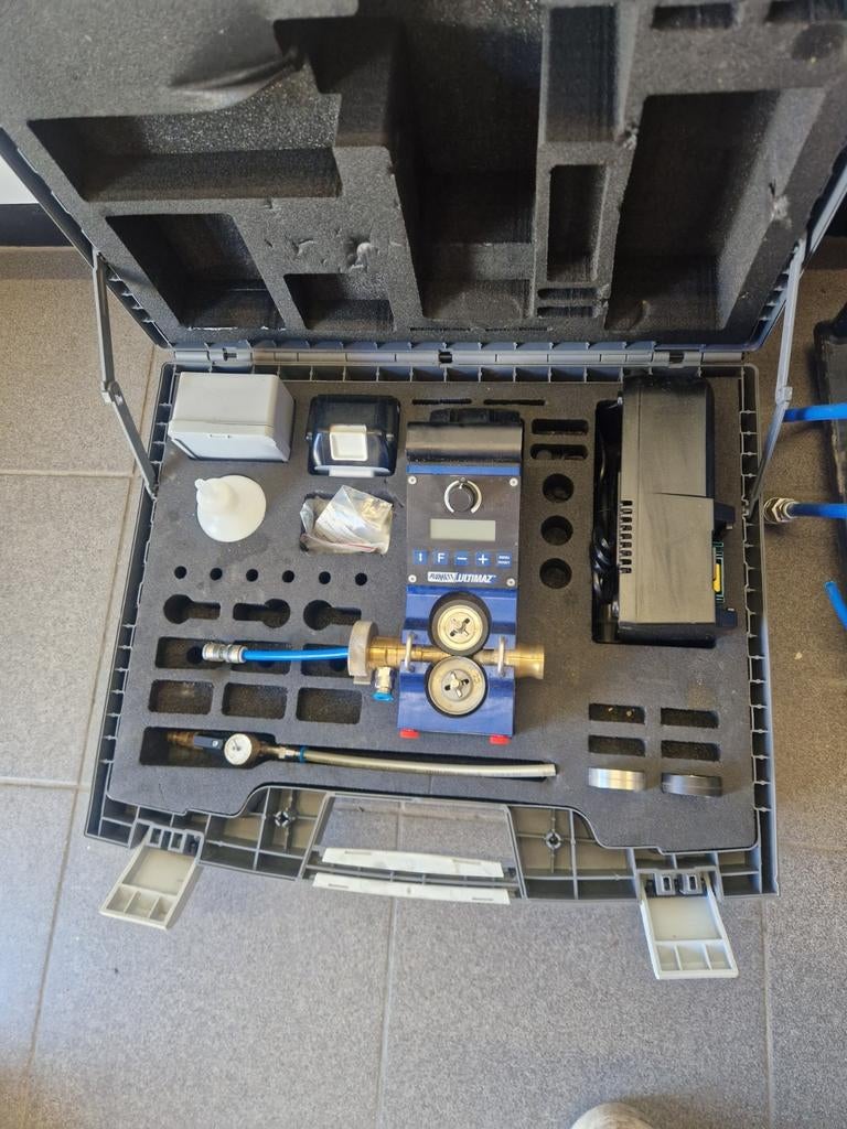 Blaastoestel met compressor en haspelwagen(bobijnhouder), Bricolage & Construction, Compresseurs, Enlèvement