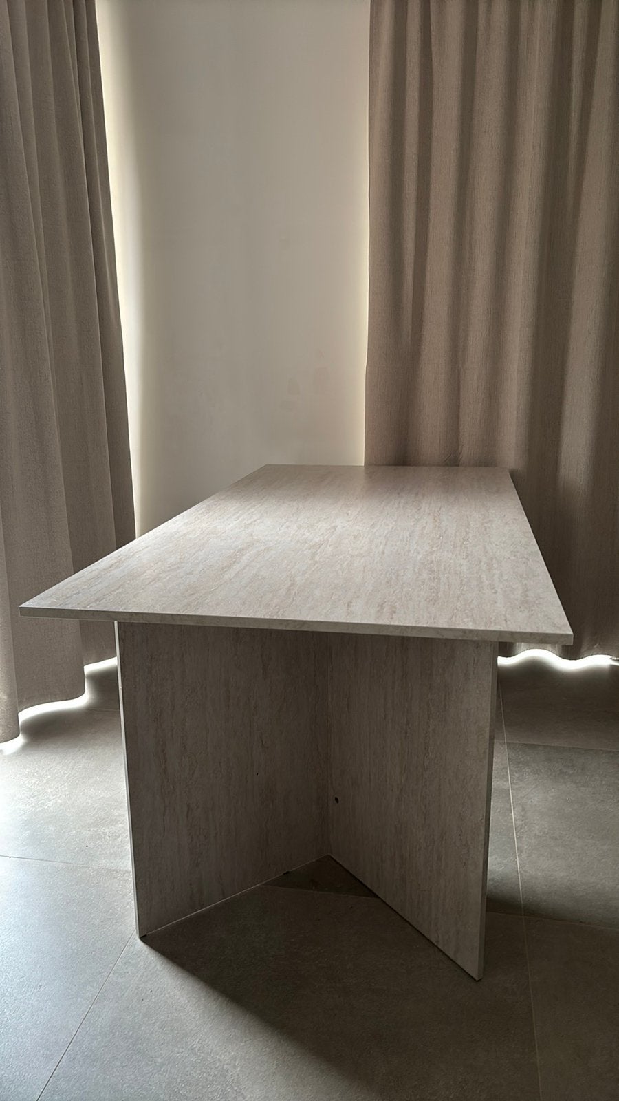 Krondal eettafel, Enlèvement, Utilisé
