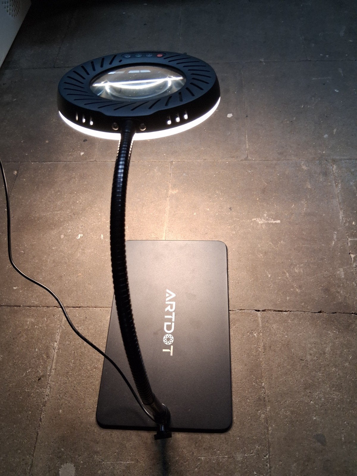 vergrootglas 10x vergroting met usb led lamp., Hobby en Vrije tijd, Vergrootglazen, Loepen en Loeplampen, Ophalen, Zo goed als nieuw