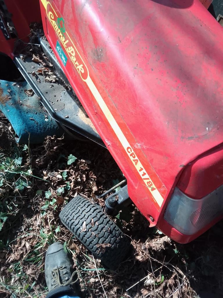 Lot 1 tracteur tondeuse pour pièces ou bricoleur.., Enlèvement