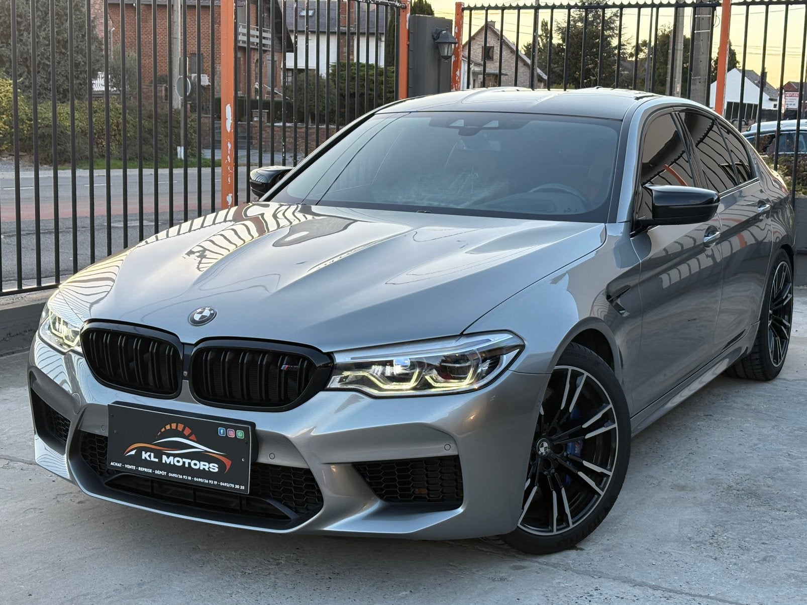 BMW M5 PACK CARBONE 4.4i AS 600CV 2018 FULL OPTIONS, Autos, Cuir, Argent ou Gris, Euro 6, Entreprise