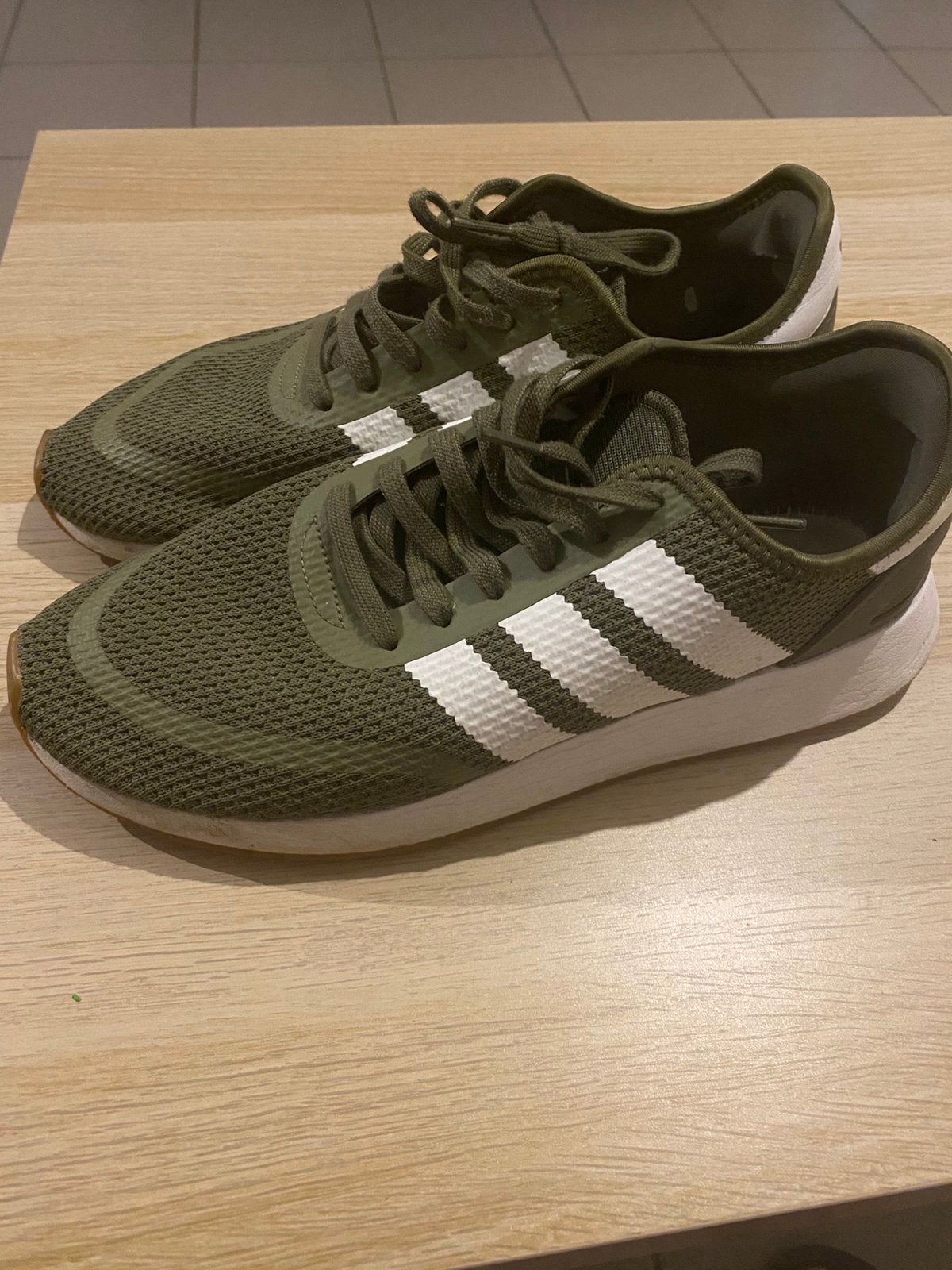 Baskets adidas N-5923 kaki/vertes — Taille 431/3, Vêtements | Hommes, Enlèvement ou Envoi, Comme neuf, Baskets