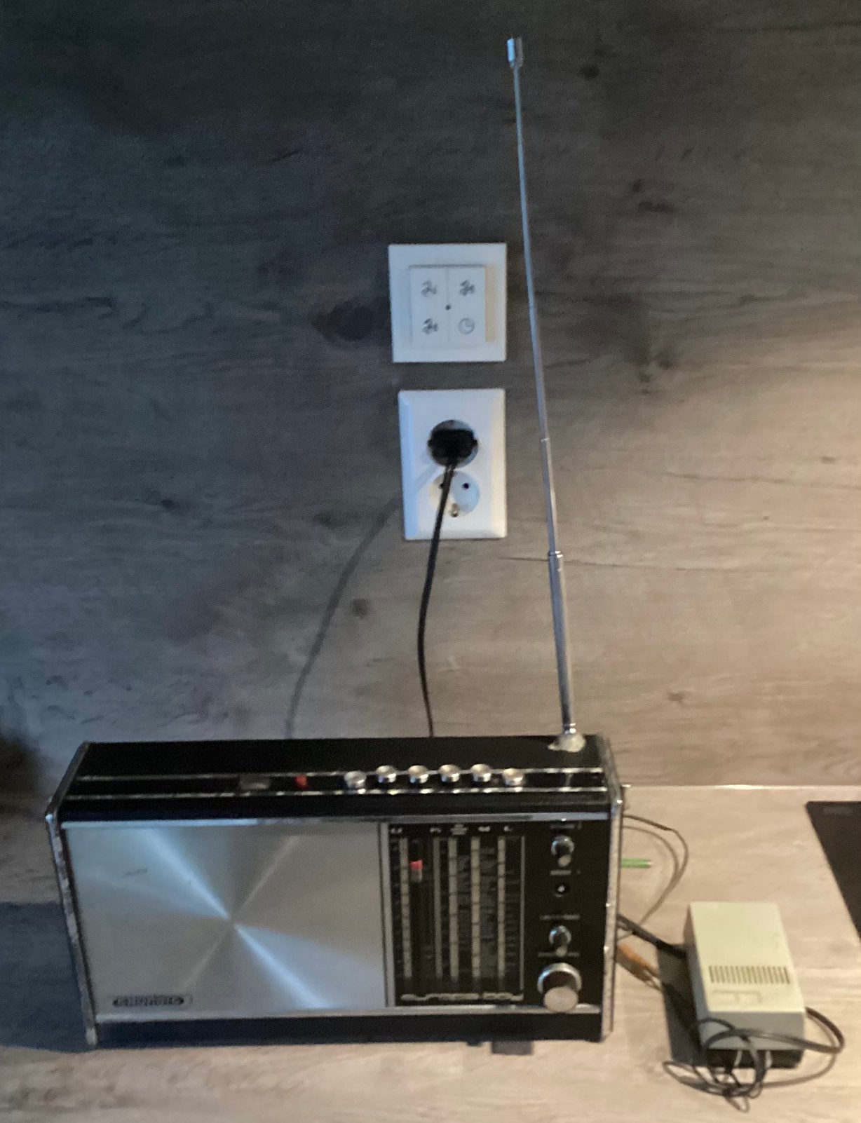 Retro radio van Grundig ,perfecte staat,speelt als nieuwe!!, Enlèvement ou Envoi, Comme neuf, Radio