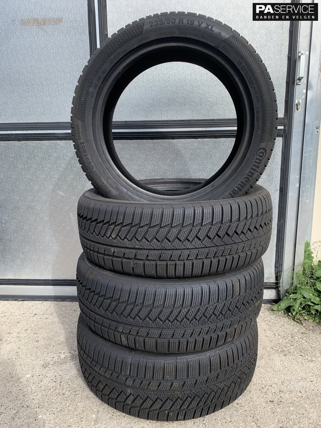 4x Continental 235 50 19 Winterbanden met 8,5 en 6,5 mm, Auto-onderdelen, Gebruikt, Velg(en), -, -