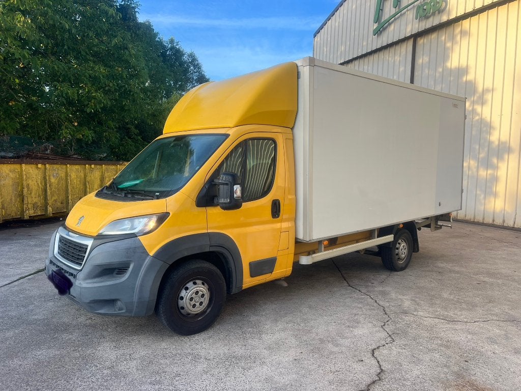 PEUGEOT BOXER, Voorwielaandrijving, Euro 5, Grijs, Particulier
