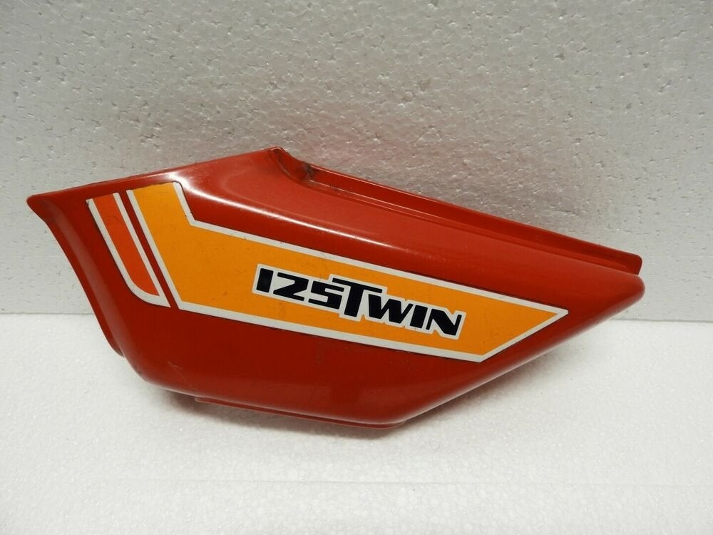 CB125 1970 - 1971 Honda Cover Cover onder zadel D1-44316
