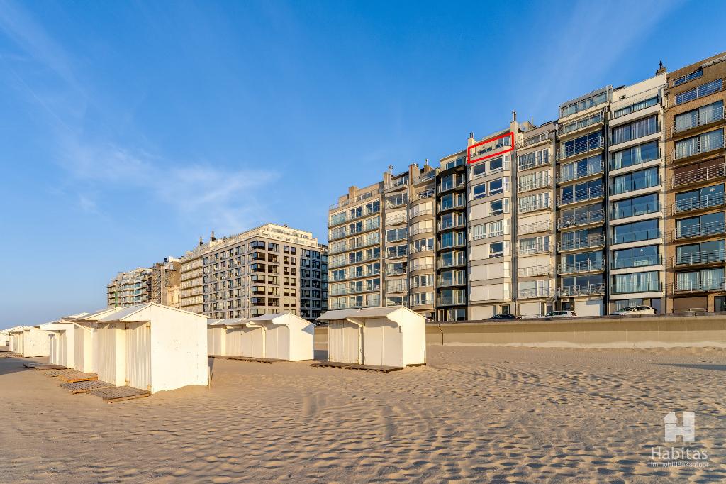 Smaakvol vernieuwd terrasappartement met frontaal zeezicht,, Immo, 50 m² of meer