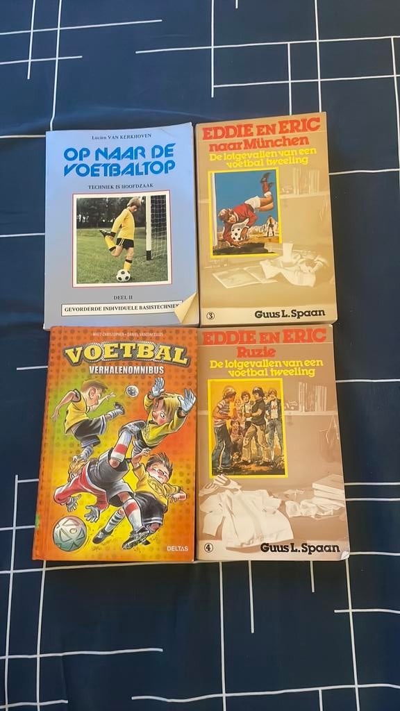 Voetbalboeken, Ophalen, Zo goed als nieuw