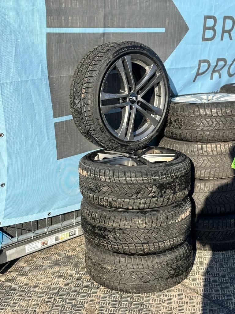 Winterset 245-40-18 pirelli Audi A3, Auto-onderdelen, Banden en Velgen, Ophalen, 18 inch, Banden en Velgen, Winterbanden