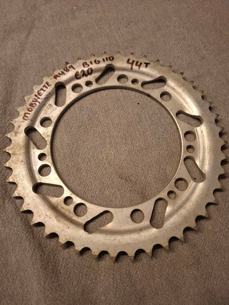 Achtertandwielen NOS Peugeot Mobylette GRIMECA PRANAFA etc, Fietsen en Brommers, Ophalen of Verzenden, Batavus