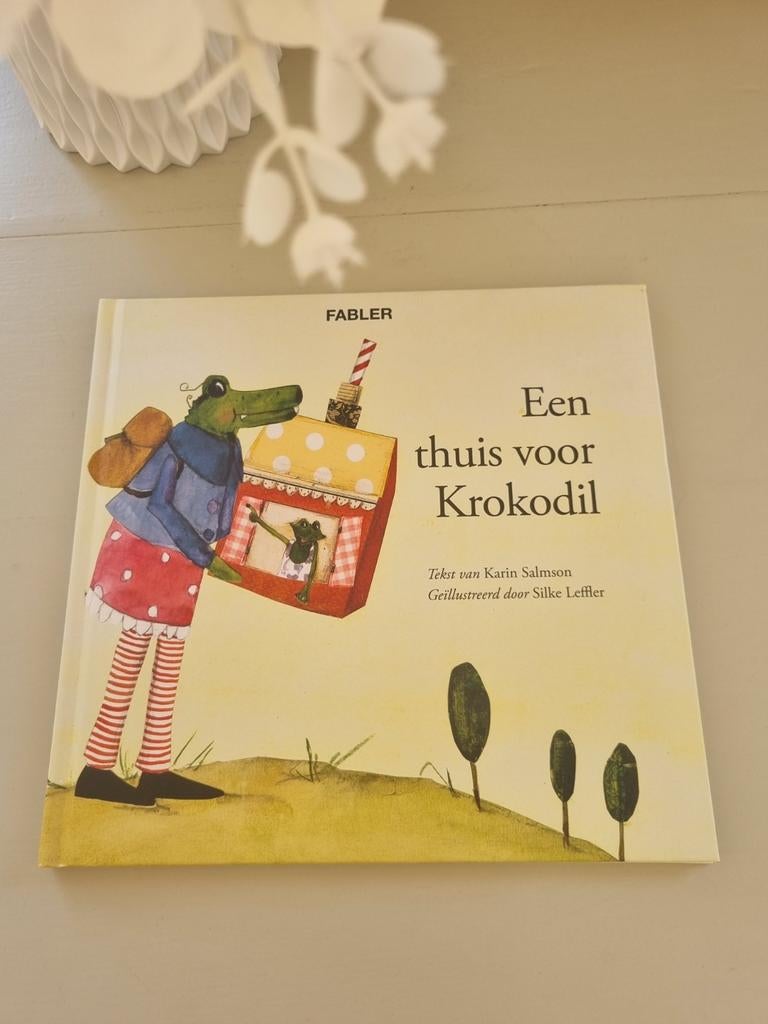 Nieuw boek: Een thuis voor Krokodil, Fabler, Ophalen of Verzenden, Nieuw, Karin Salmson, Fictie