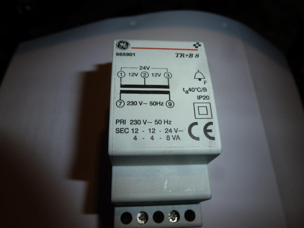 Transfo   GE , 2 x 12 V c, prim 230Vac , 8 VA, Enlèvement ou Envoi, Comme neuf