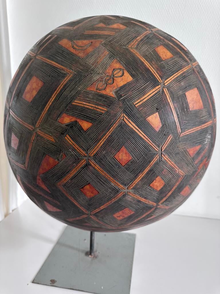 Collection privée Matadi de la grande gourde Luba, Antiquités & Art, Art | Art non-occidental, Envoi