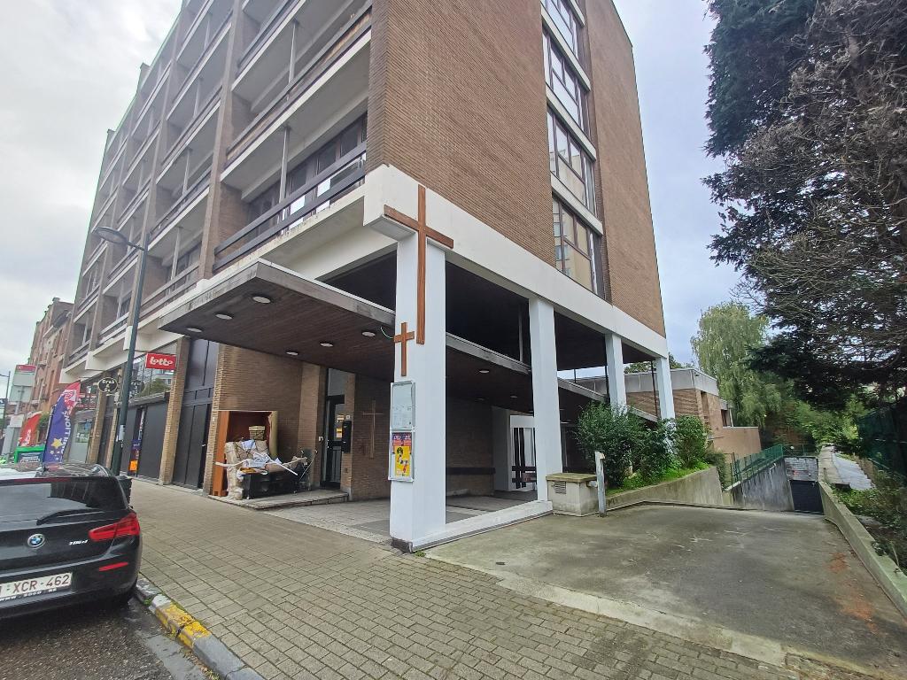 Grote gesloten garagebox rue de Genève Schaarbeek