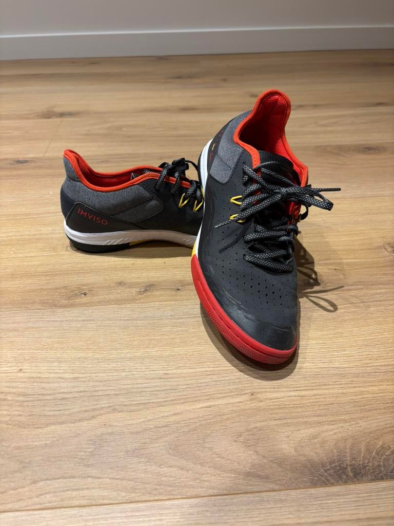 Zaal/indoor voetbalschoenen decathlon, Sport en Fitness, Ophalen, Zo goed als nieuw