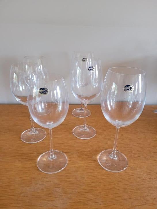 10 verres vin blanc et 12 verres vin rouge Cristal de Bohème, Enlèvement, Comme neuf