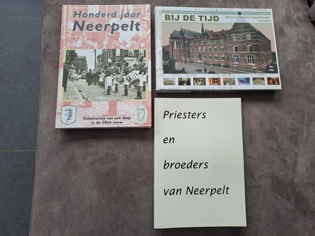 Neerpelt, college, priesters en broeders, Ophalen, 20e eeuw of later, Gelezen