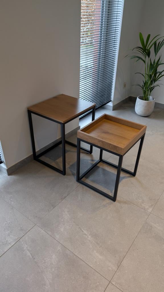 Bijzettafeltje, Huis en Inrichting, Tafels | Bijzettafels, Zo goed als nieuw, Rechthoekig, 45 tot 60 cm, Minder dan 55 cm, Hout