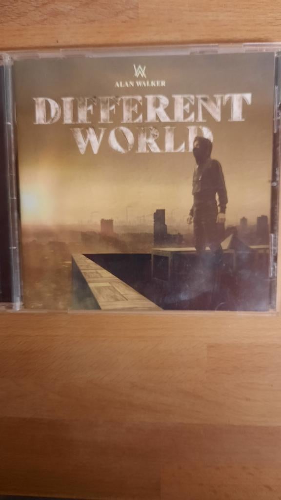 ALAN WALKER Different world, Ophalen of Verzenden, Zo goed als nieuw