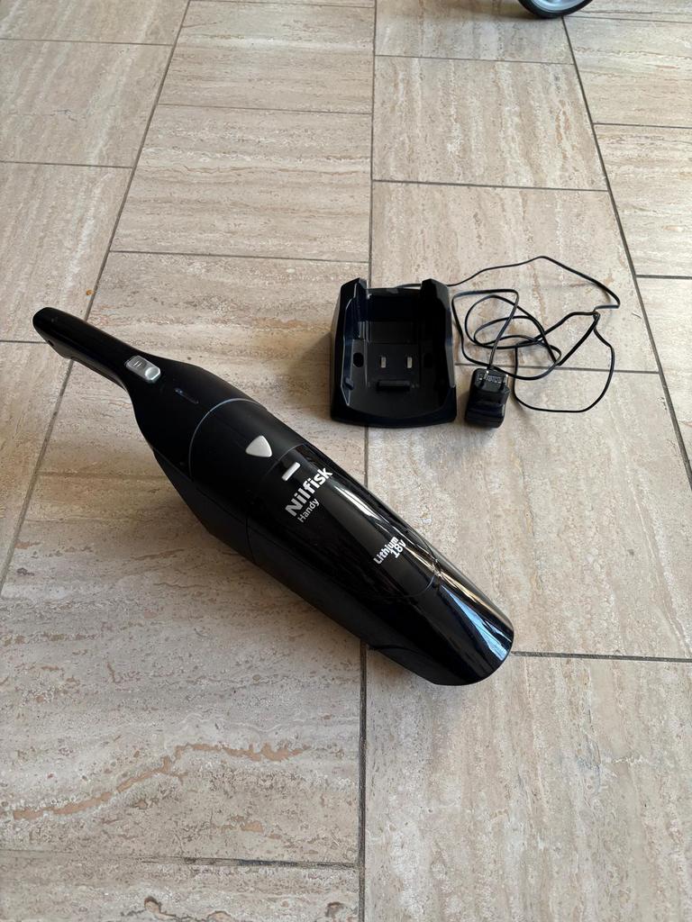 Nilfisk Handy kruimeldief 18v, Ophalen, Gebruikt, Reservoir, Kruimeldief
