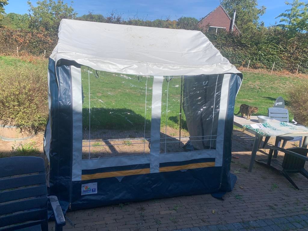 Kleine Winter (sport)voortent, Caravans en Kamperen, Ophalen, Brand