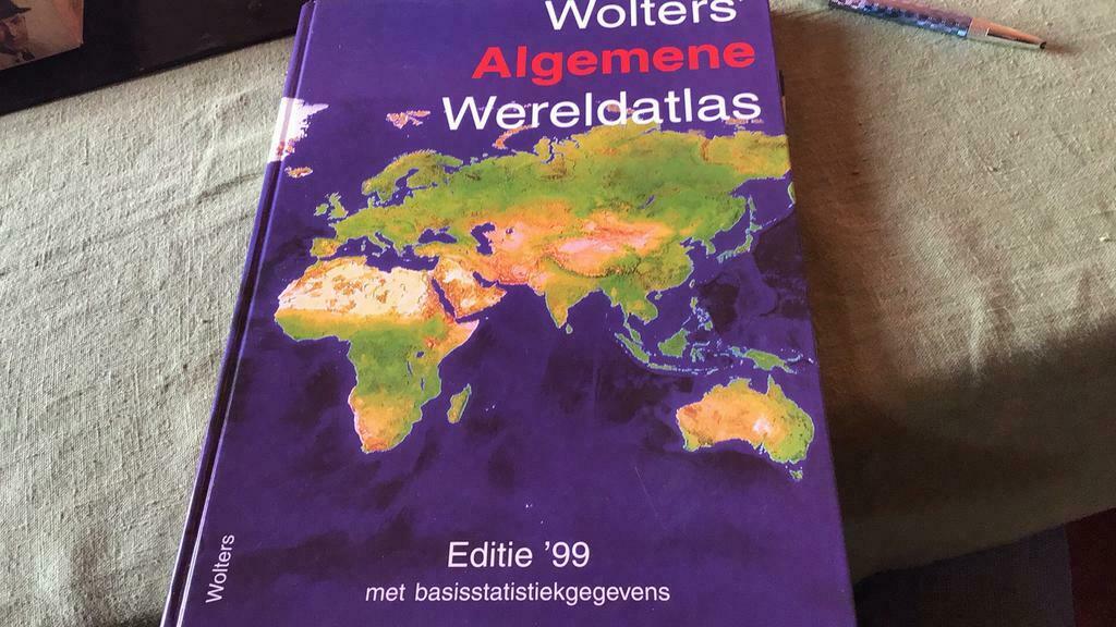 Algemene wereldatlas (q), Overige atlassen, Ophalen of Verzenden, Zo goed als nieuw, Wereld