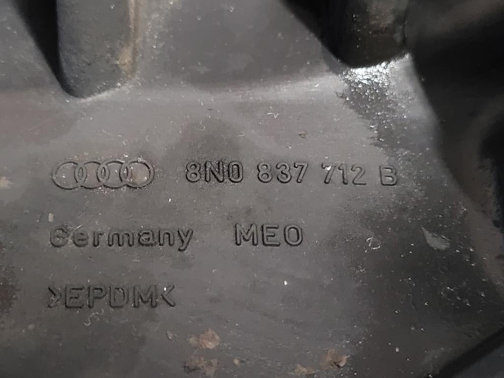 Rechterdeur rubber sierlijst uit audi tt mk1, Enlèvement ou Envoi, Utilisé, Audi