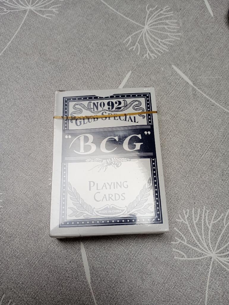 Jeu de cartes neuf, Enlèvement ou Envoi
