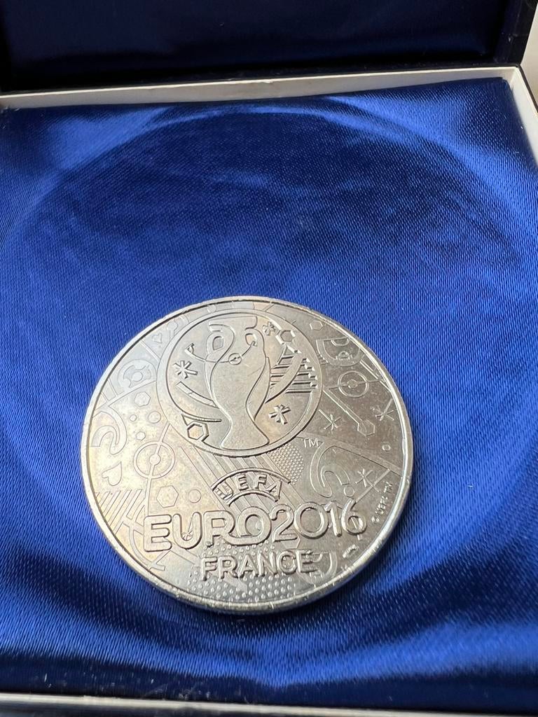 Pièce officielle UEFA EURO 2016 - France - 34 mm, Enlèvement