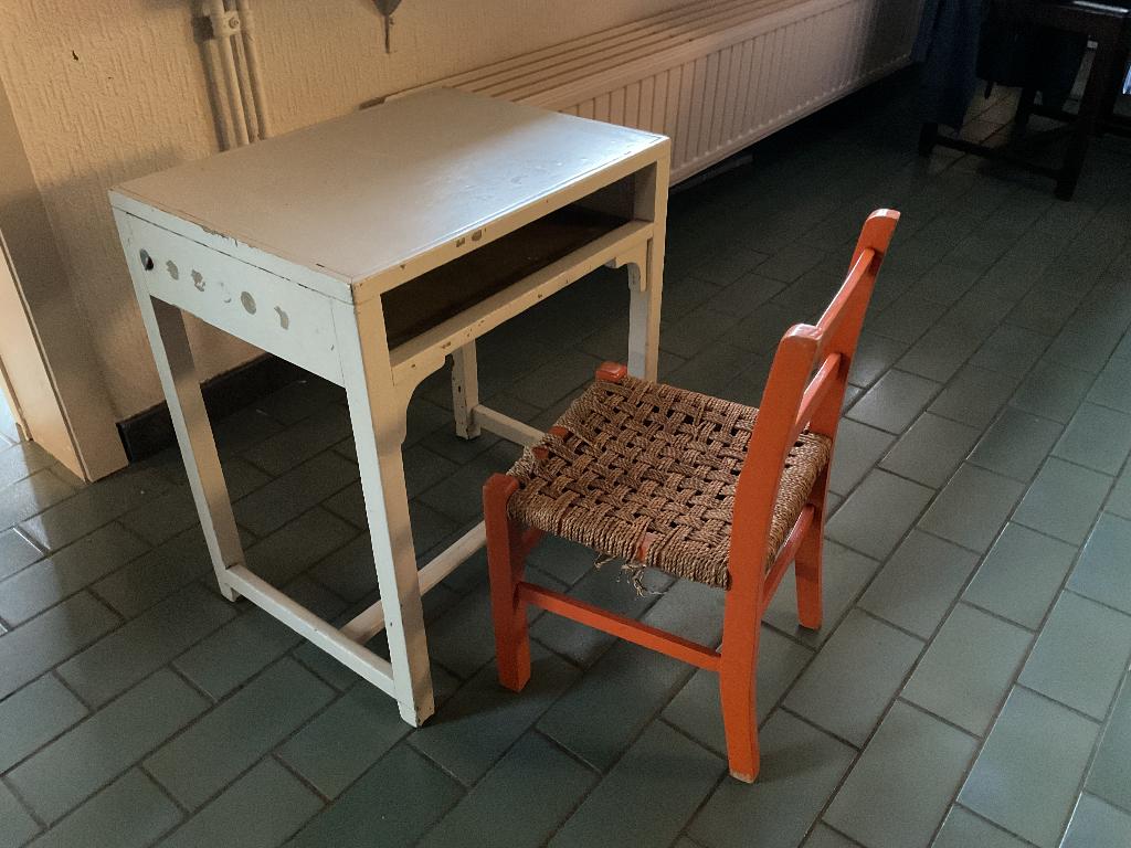 Retro kindertafeltje met stoeltje, Kinderen en Baby's, Ophalen