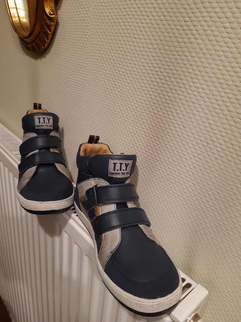 chaussures neuves garçon TTY pointure 38, Enlèvement, Neuf, Garçon, Chaussures