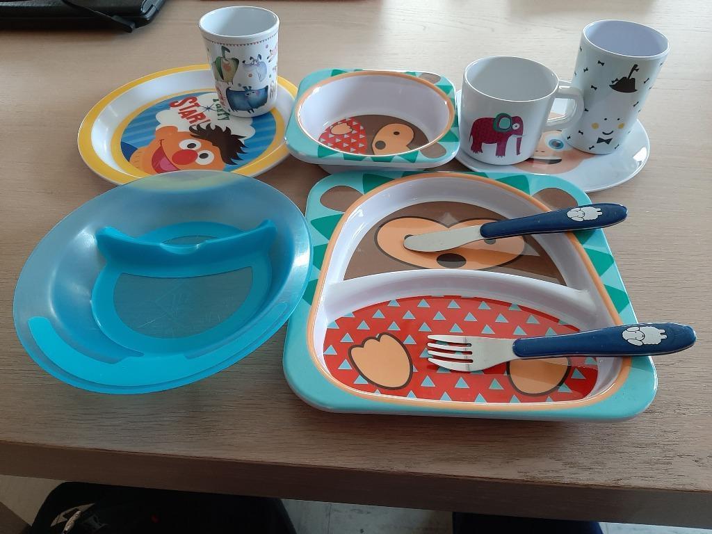 assiettes, couverts, tasses pour bébés, Enfants & Bébés, Enlèvement