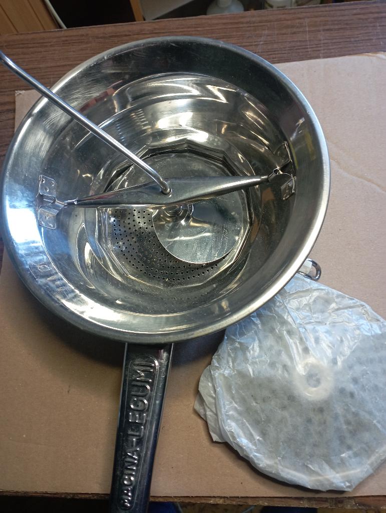 Handmatige groentemolen, purees, soepen, compotes, Ophalen
