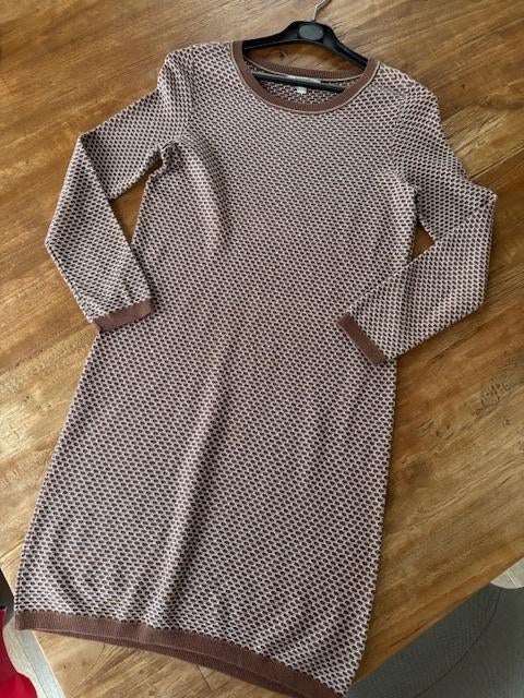 Jurk Esprit maat S, Kleding | Dames, Jurken, Bruin, Ophalen of Verzenden, Zo goed als nieuw, Knielengte