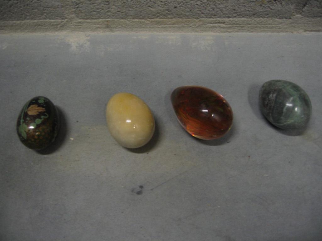 6 œufs en verre, en bois et en pierre, Collections, Minéraux & Fossiles, Minéral, Enlèvement ou Envoi