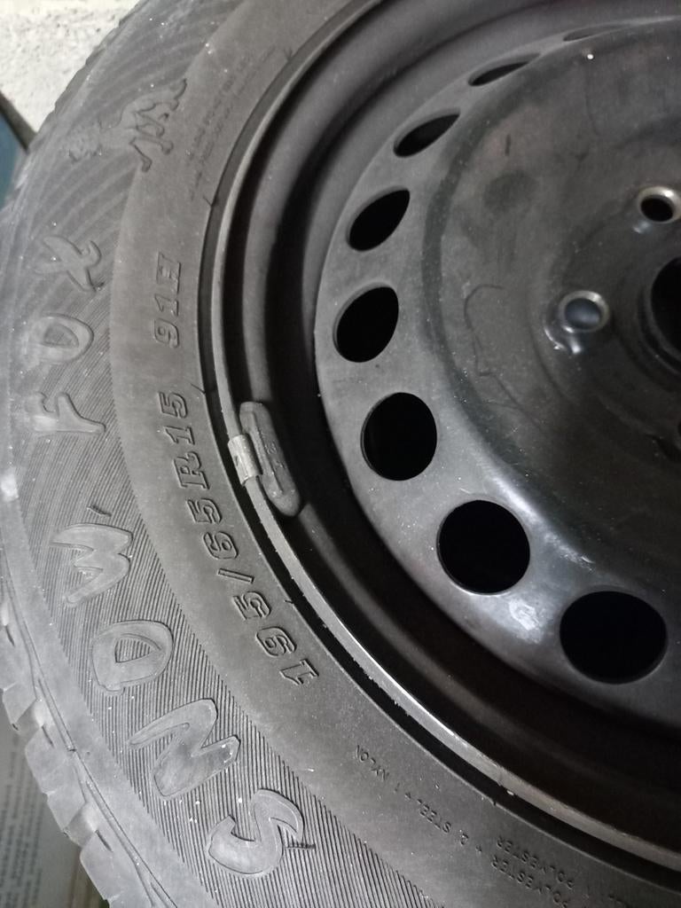 4 pneus hiver + jantes 195/65R15 91H, Ophalen, Gebruikt