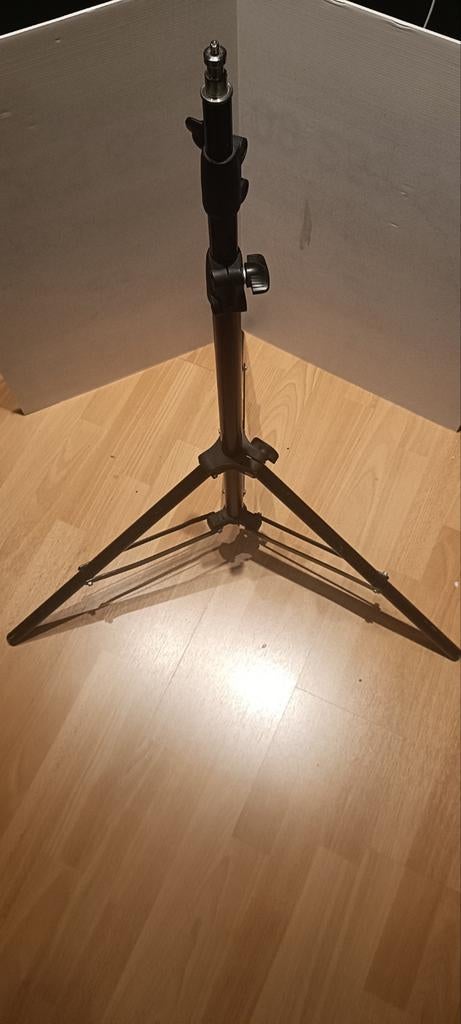 Recht statief, max hoogte is 2 meter, Muziek en Instrumenten, Standaarden, Ophalen, Zo goed als nieuw, Muziekstandaard, Licht of Laser