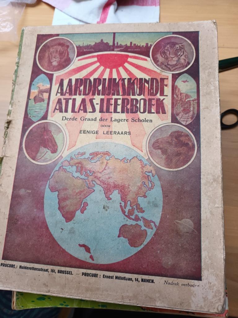 Aardrijkskunde atlas-leerboek 1923, Boeken, Atlassen en Landkaarten, Eenige leeraars, Overige atlassen, 1800 tot 2000, Wereld