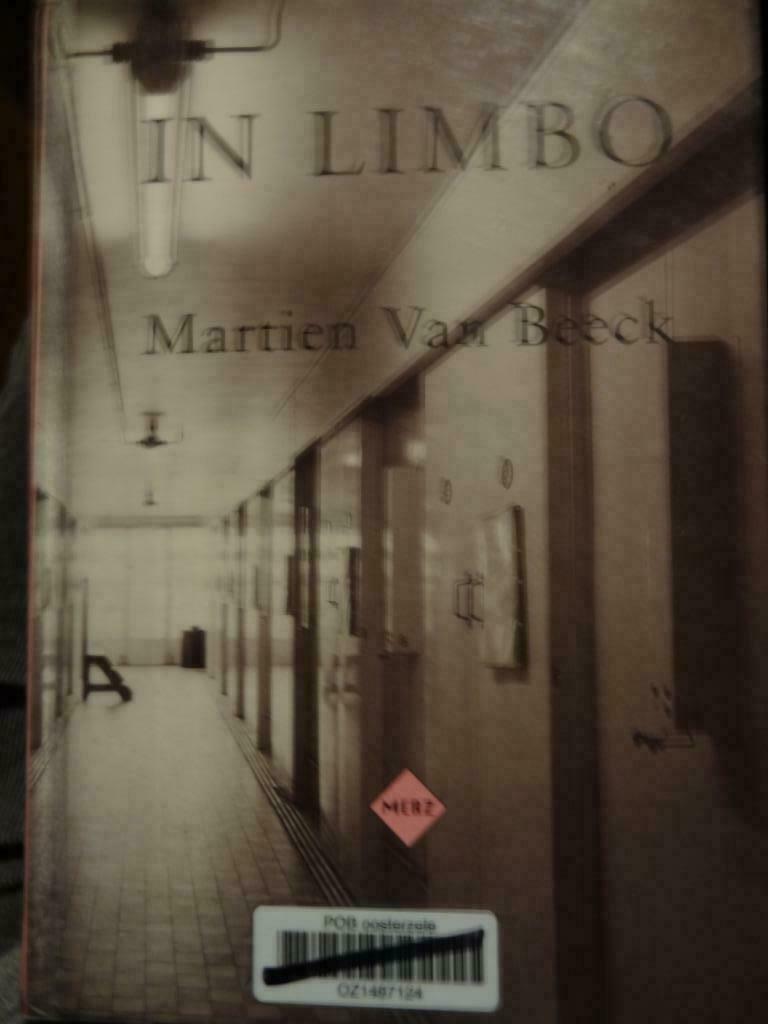 In Limbo, Gelezen, Fotografie algemeen, Ophalen of Verzenden, Martien Van Beeck