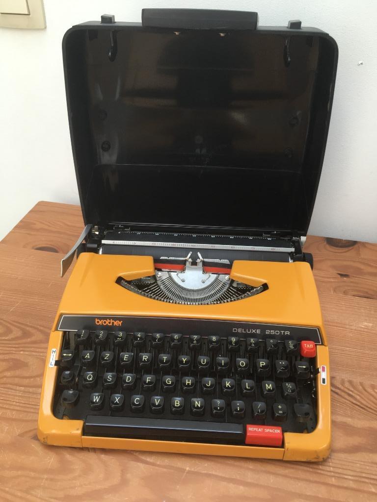 typmachines Brother Deluxe, Enlèvement, Utilisé