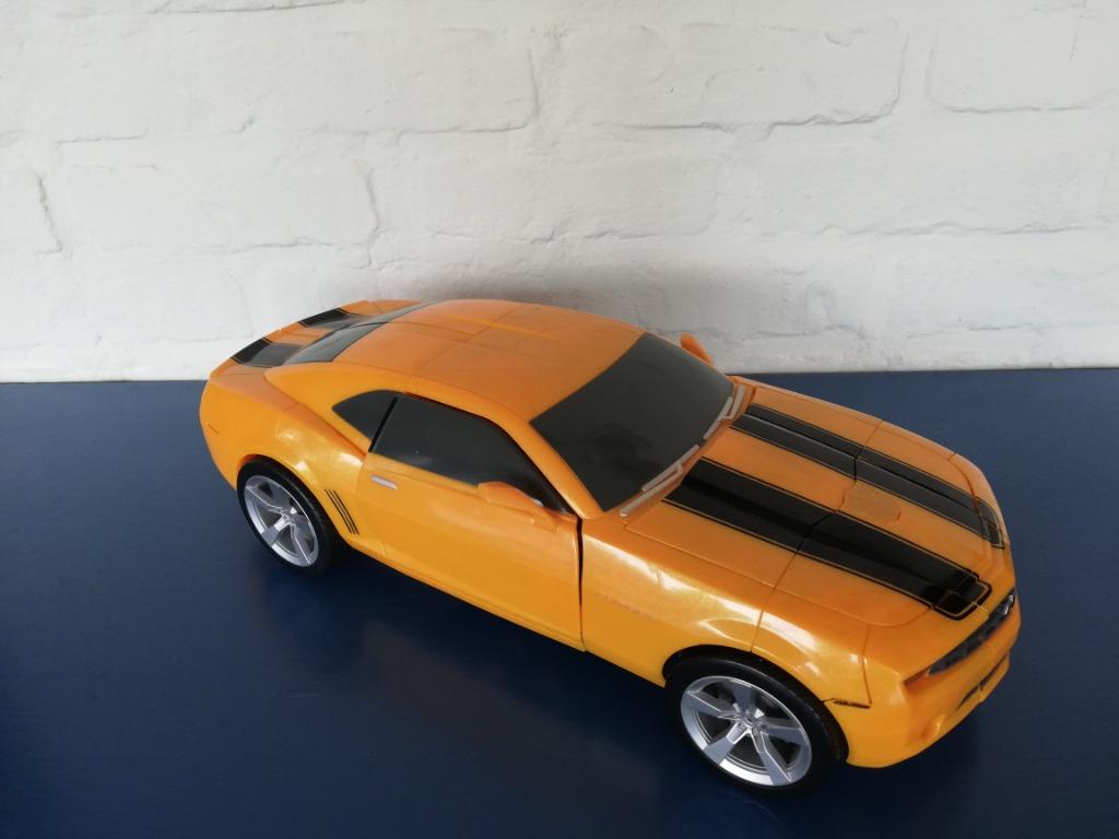 Hasbro Transformers Ultimate Bumblebee 2007 -  Camaro, Verzamelen, Transformers, Ophalen of Verzenden, Gebruikt, Autobots