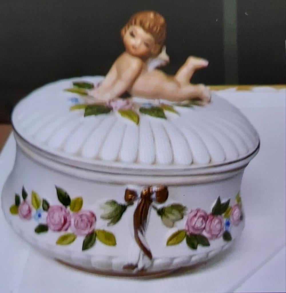 Bonbonnière en porcelaine de Limoges, Enlèvement ou Envoi