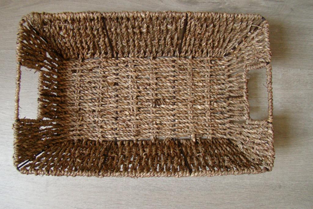 mand rechthoek 35x22cm bruin geweven met handvat – broodmand, Huis en Inrichting, Woonaccessoires | Schalen en Manden, Zo goed als nieuw