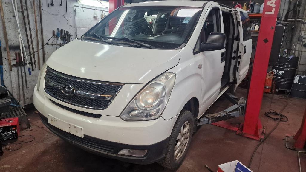 Pièces Hyundai H1 2.5D / 120KW / 09' BLANC, Enlèvement, Hyundai