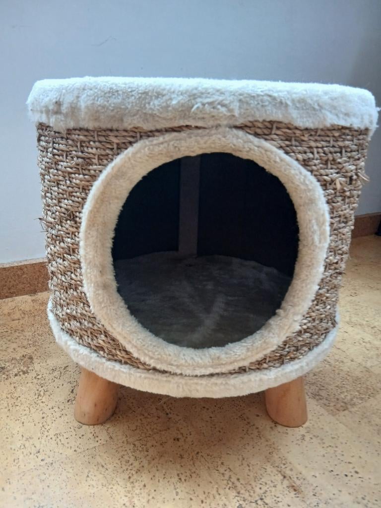 Kleine kattenkrabpaal met nestje om in te slapen., Ophalen